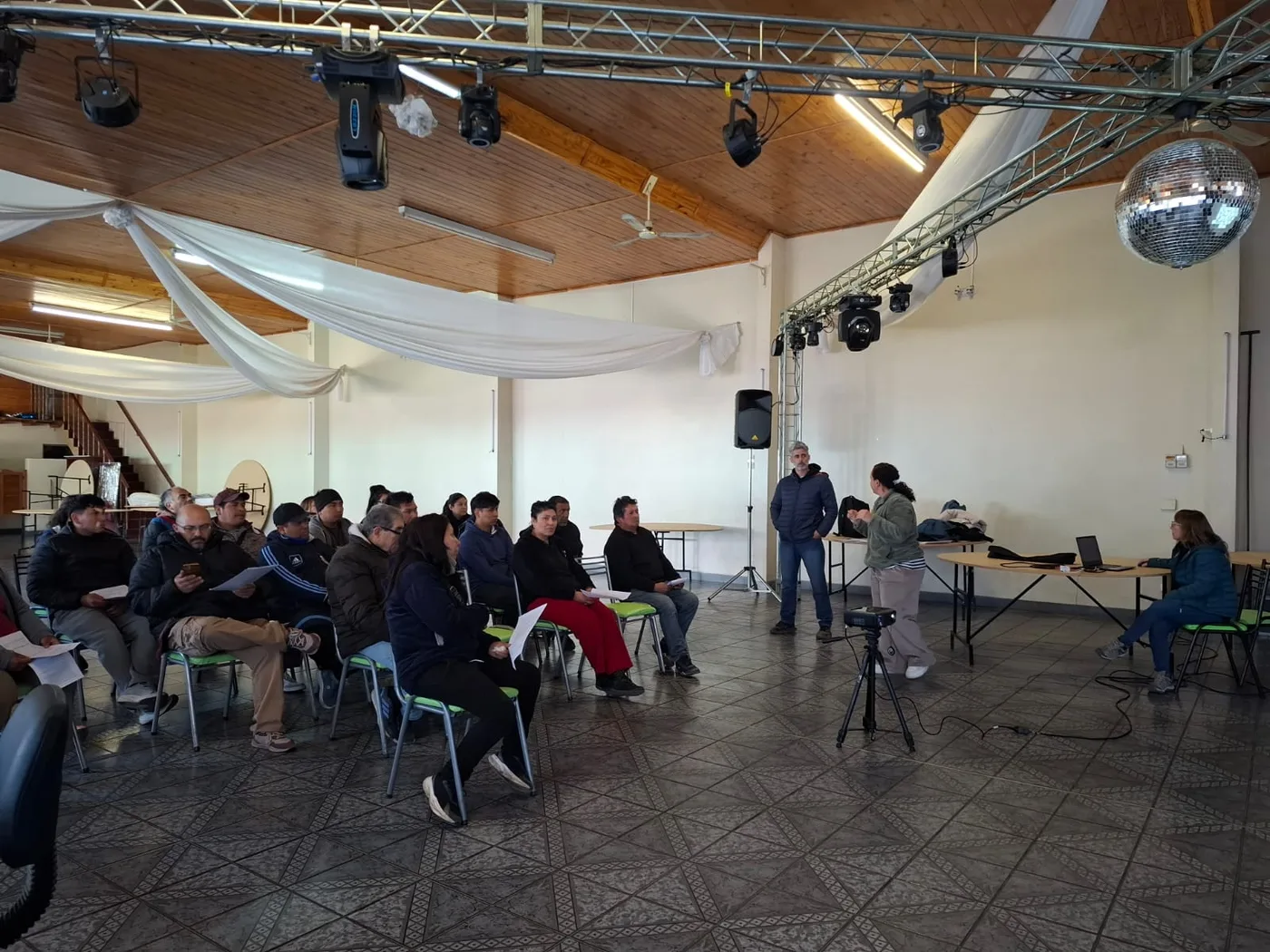 Capacitación SENASA en el Mercado de Las Heras
